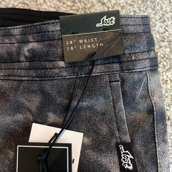 Lost seasoned walk shorts - Picture 2 of 3